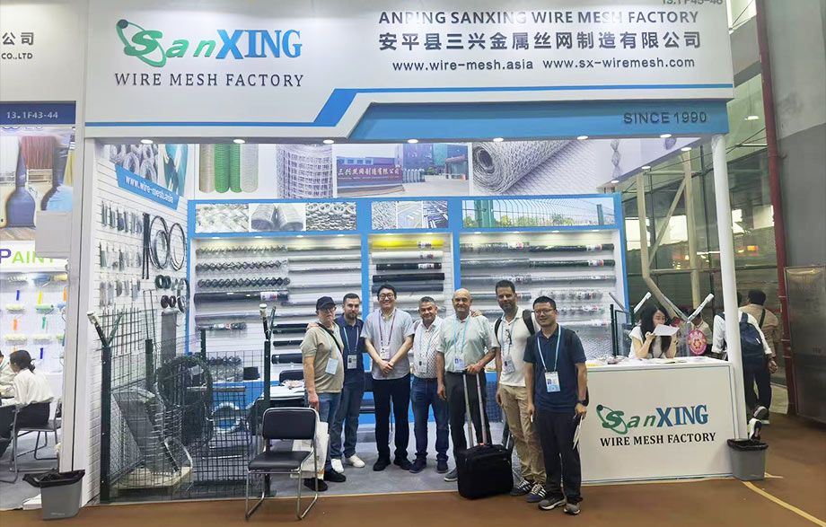 La compañía de fabricación de malla de alambre de metal de Snping Sanxing apareció en la 137a Feria de Canton de primavera: impulsada por la innovación, abriendo un nuevo patrón de mercado global